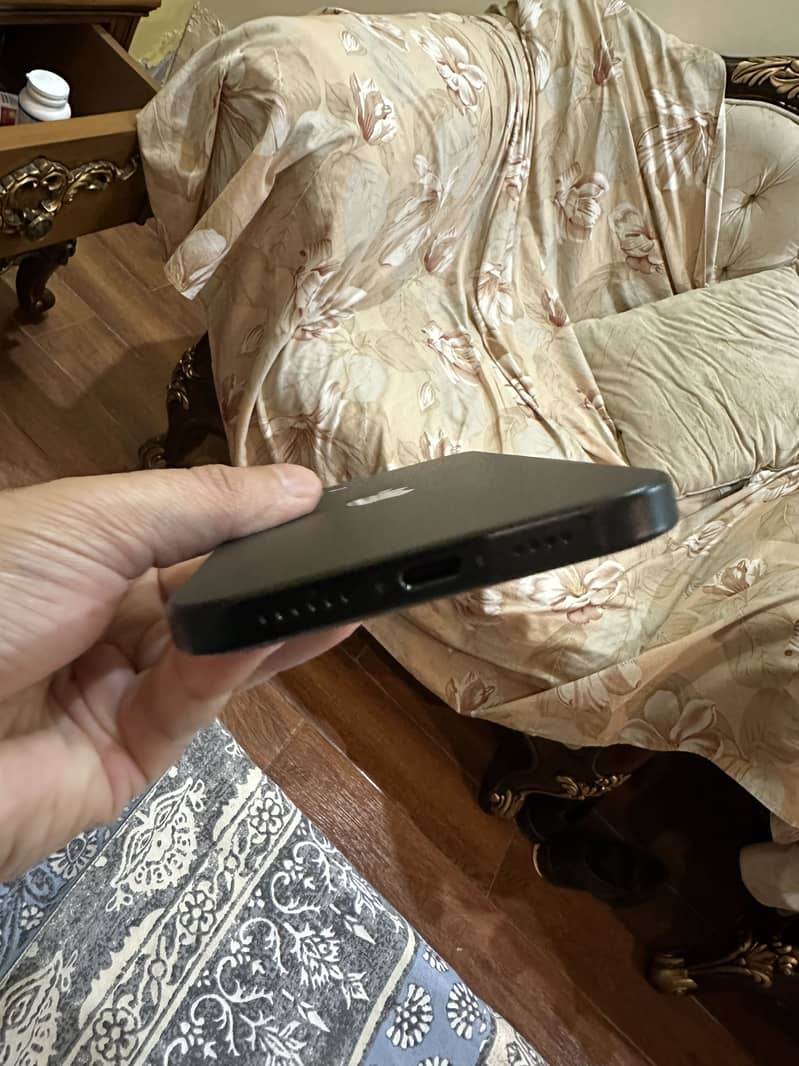 Apple iPhone 16 Plus 2