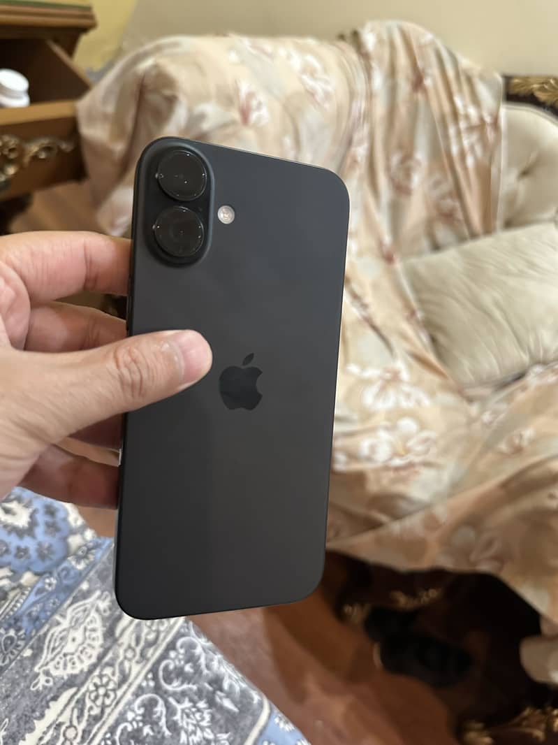 Apple iPhone 16 Plus 4