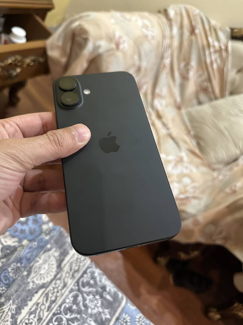 Apple iPhone 16 Plus 5