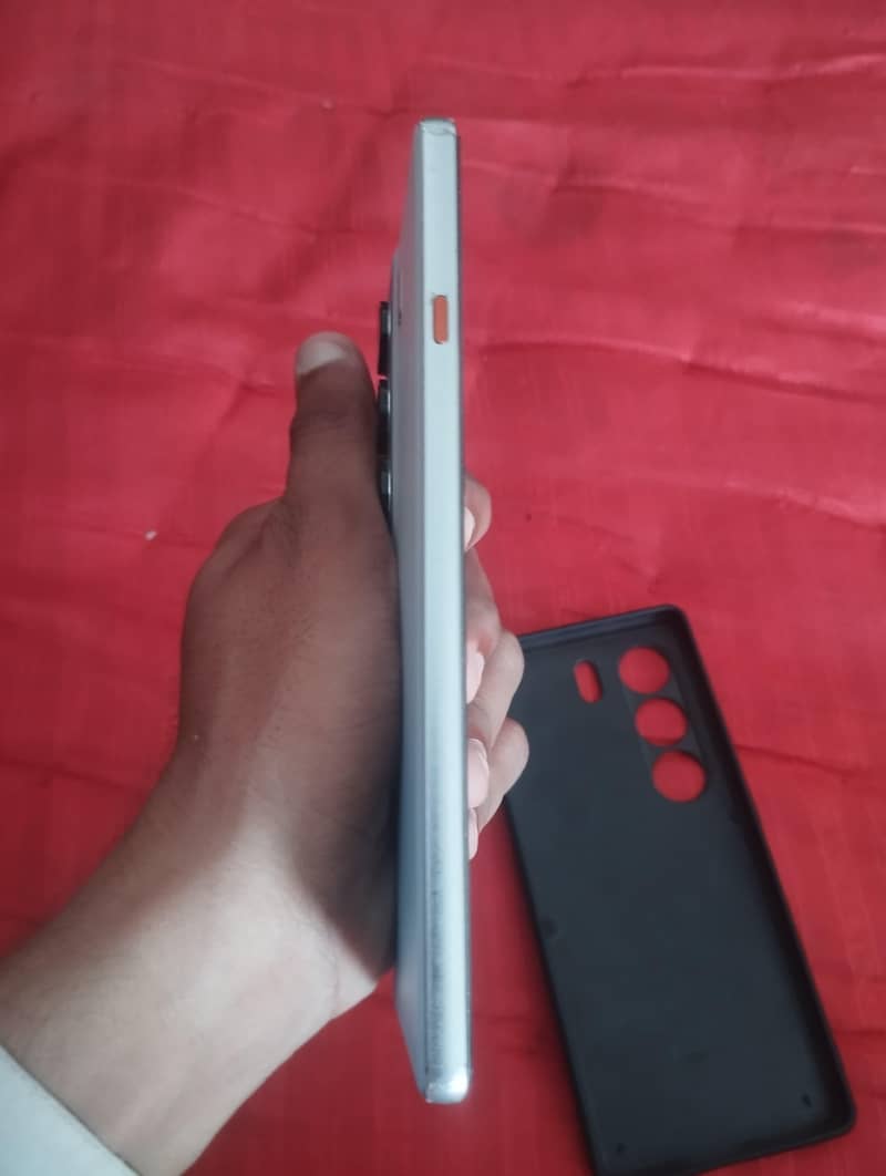 Tecno CAMON 40 1
