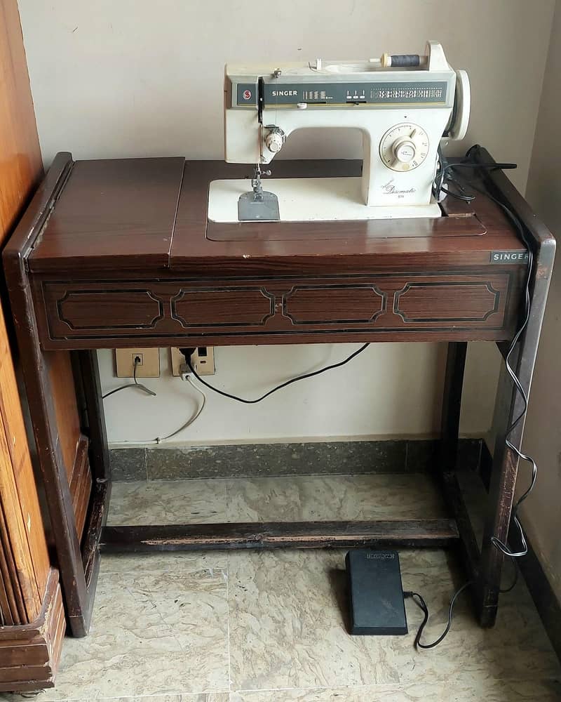 Singer Table 0
