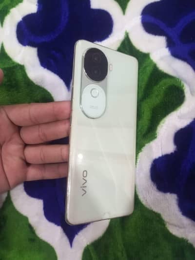 Vivo V40e