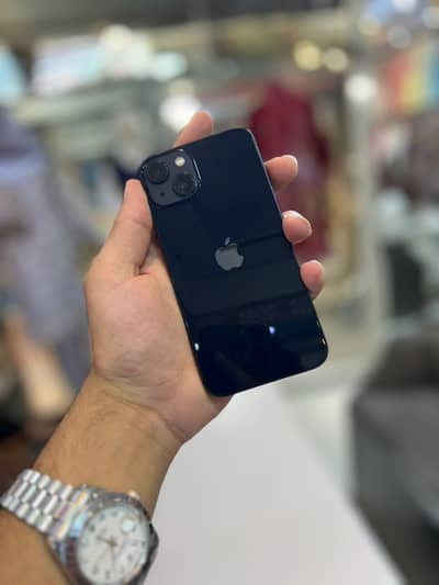 Apple iPhone 13