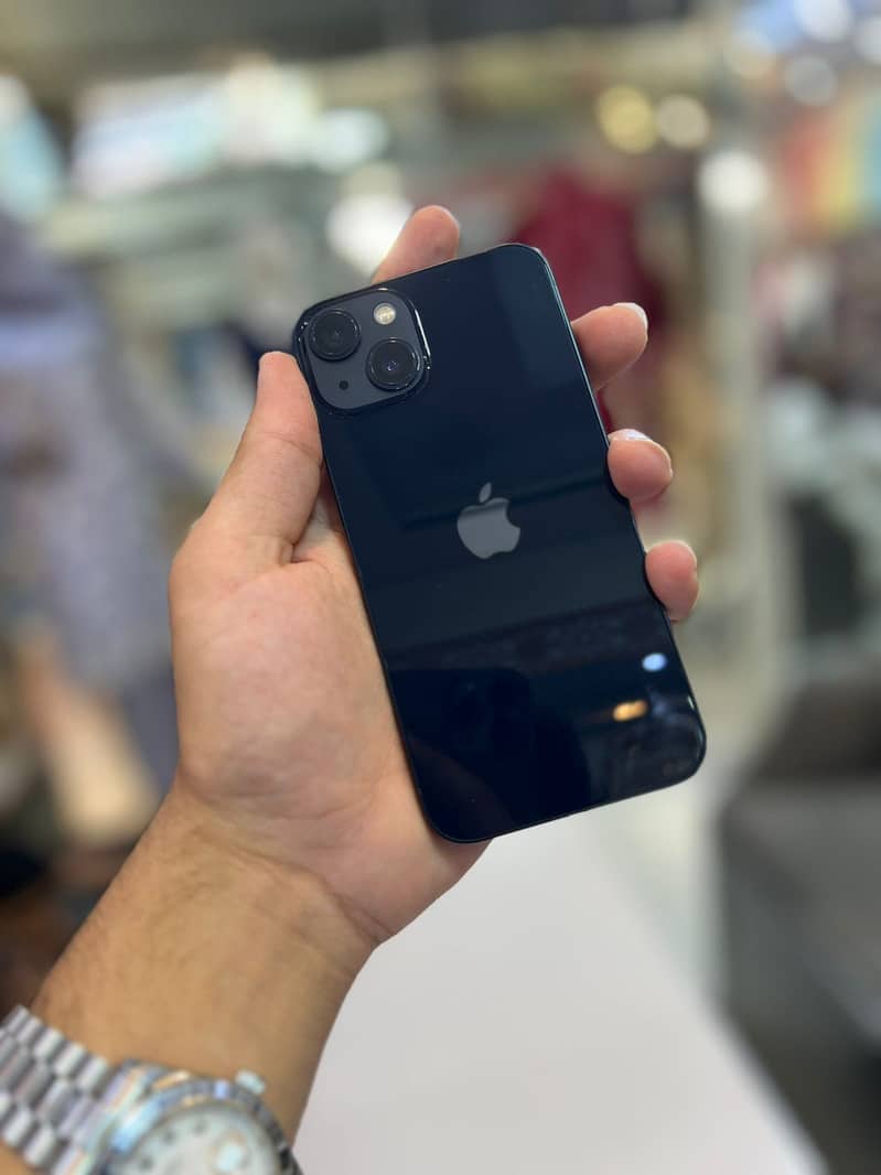 Apple iPhone 13 2