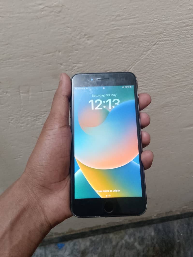 iPhone 8 Plus 1