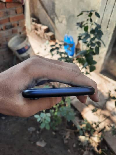 Apple iPhone XR 128 gb mdm whatsaap contact 03228672415