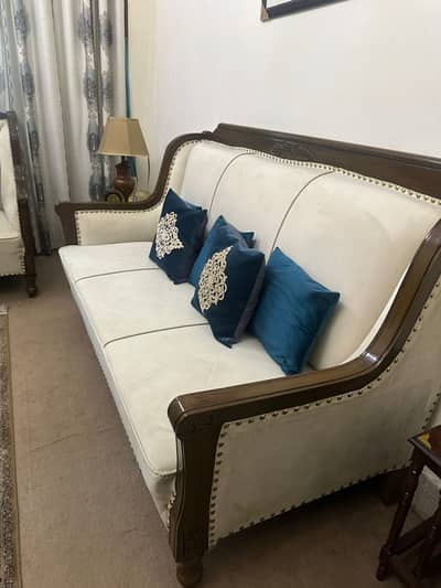 7 seater sofa for sale in Peshawar