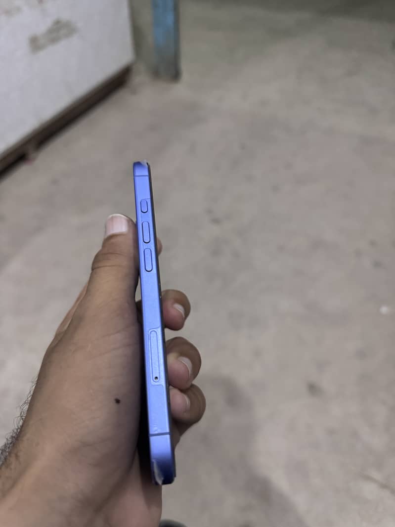 iPhone 16 simple 1