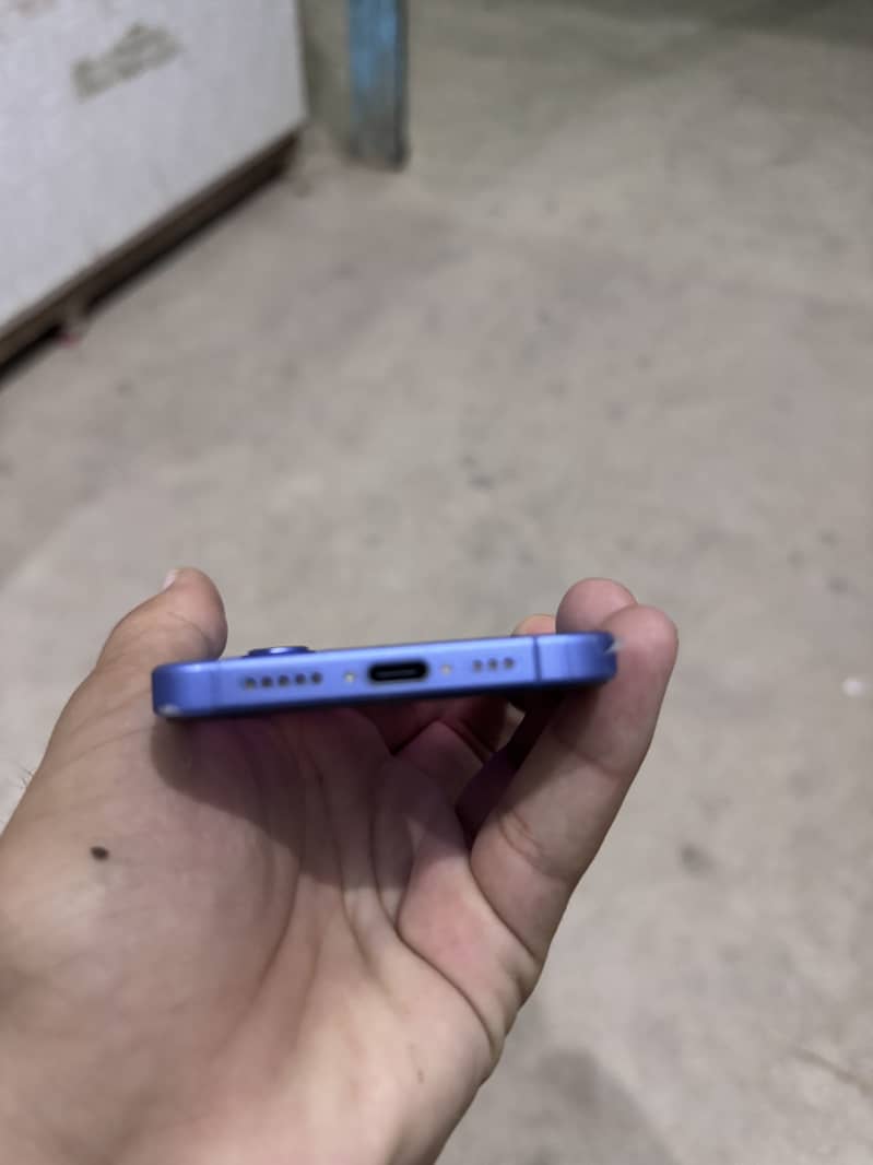 iPhone 16 simple 5