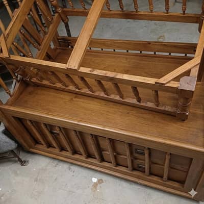 baby cot used slightly