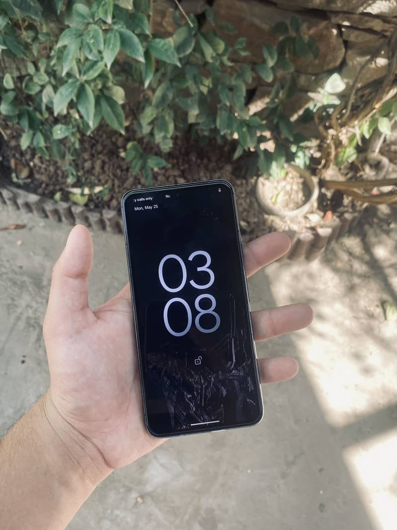 Google Pixel 8 3