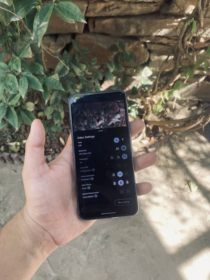 Google Pixel 8 4