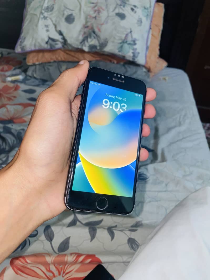 Apple iPhone 8 0