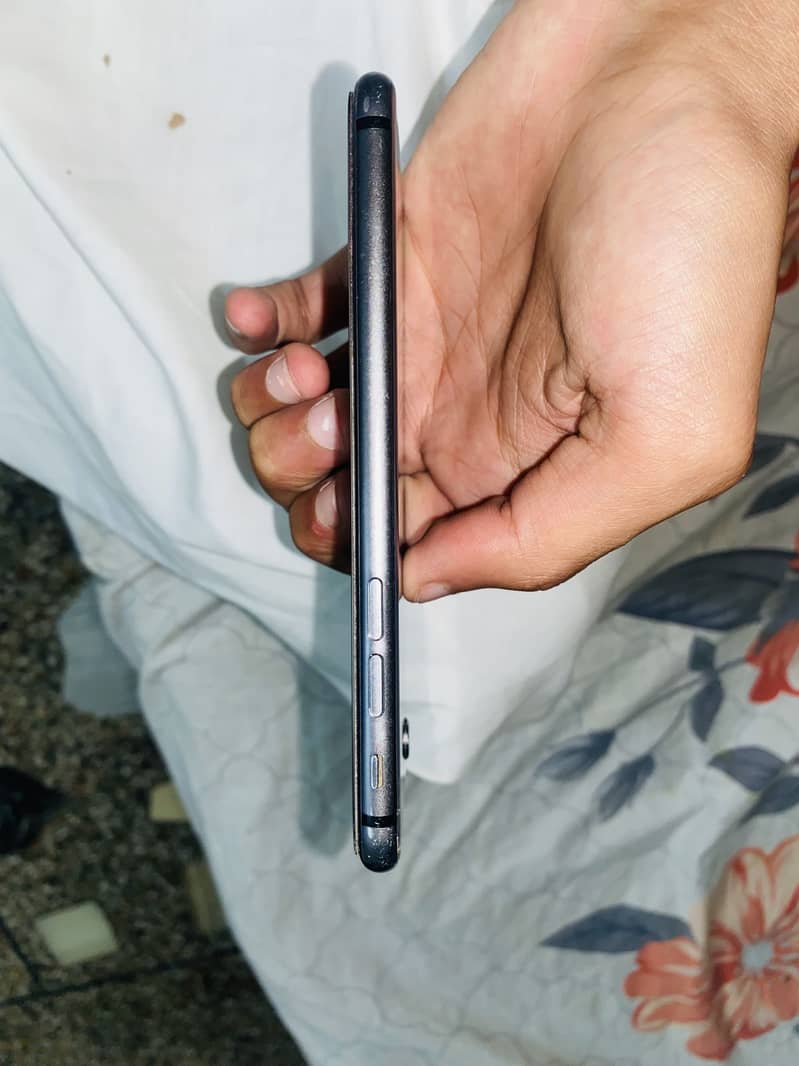 Apple iPhone 8 5