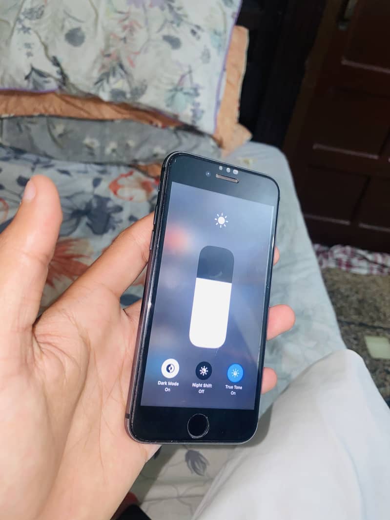 Apple iPhone 8 7