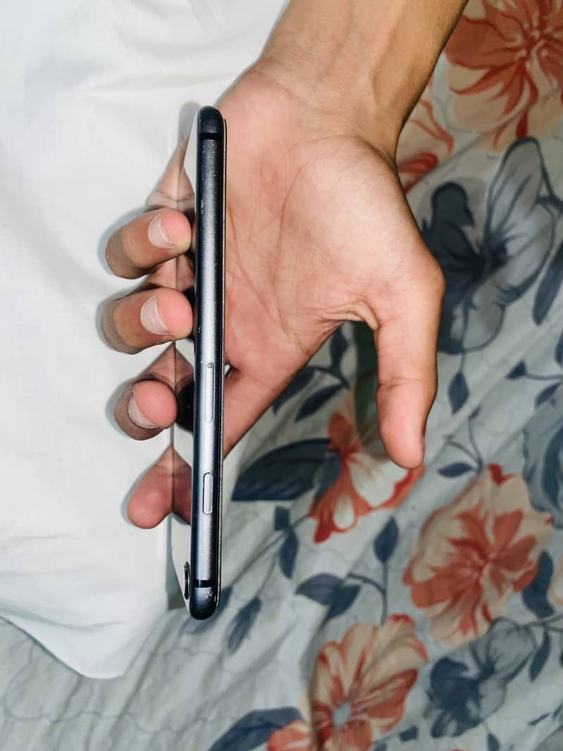 Apple iPhone 8 8