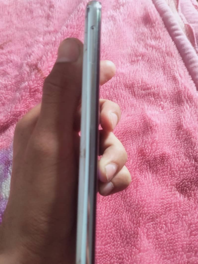Sharp Aquos R2 1