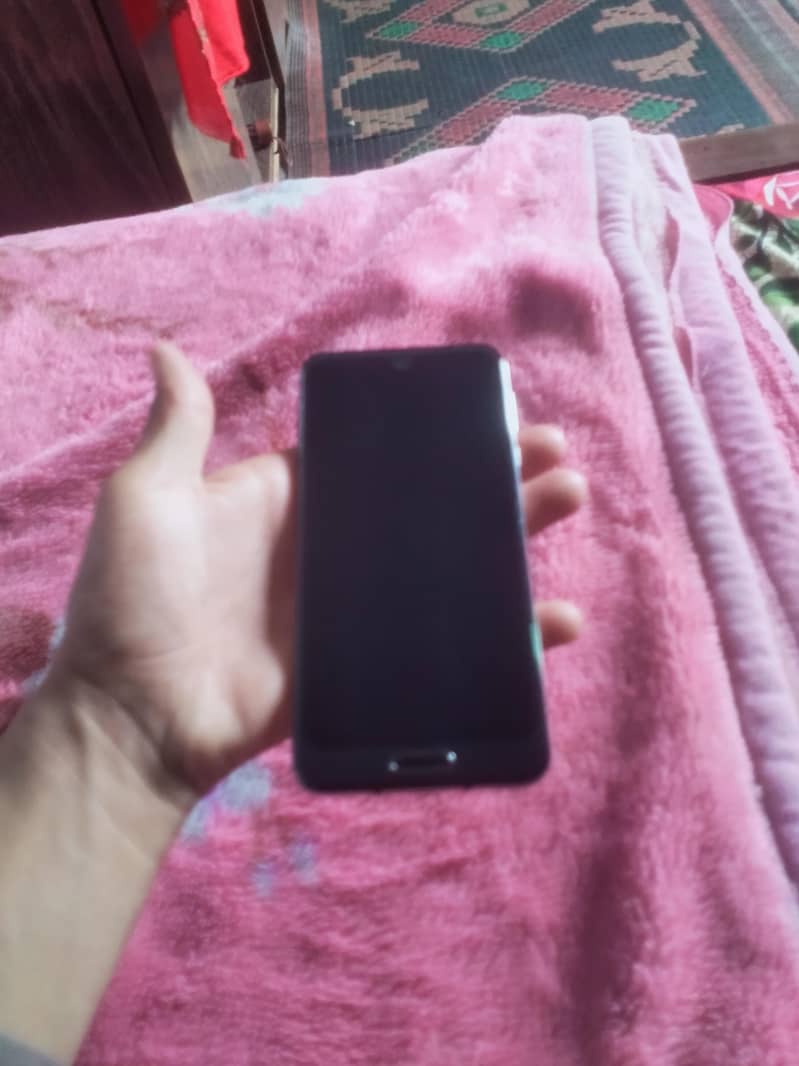 Sharp Aquos R2 5