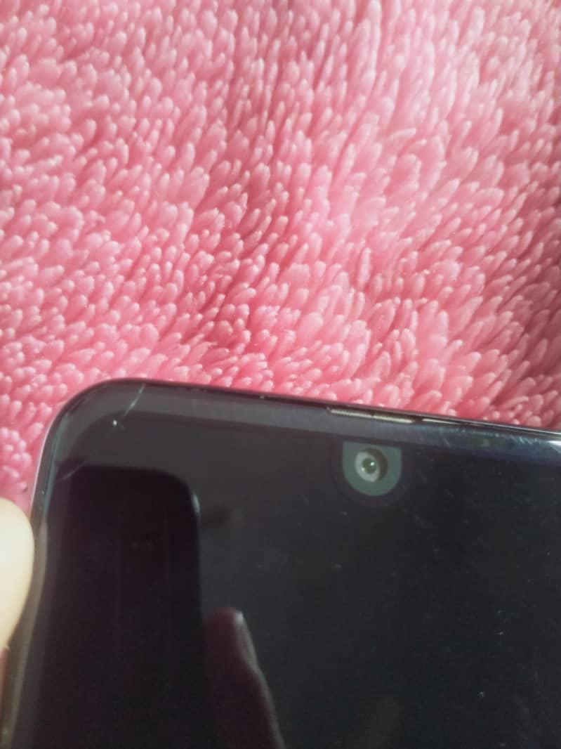 Sharp Aquos R2 6