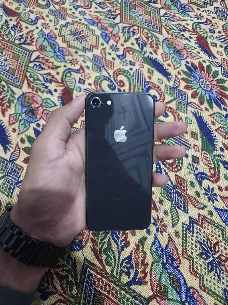 Apple iPhone 8 0