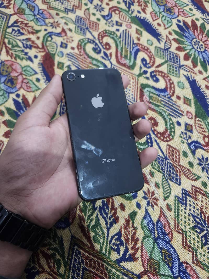 Apple iPhone 8 1