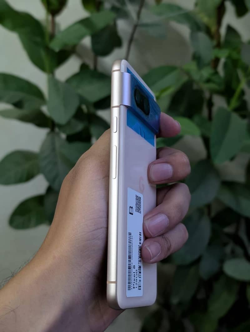 Google Pixel 8 4