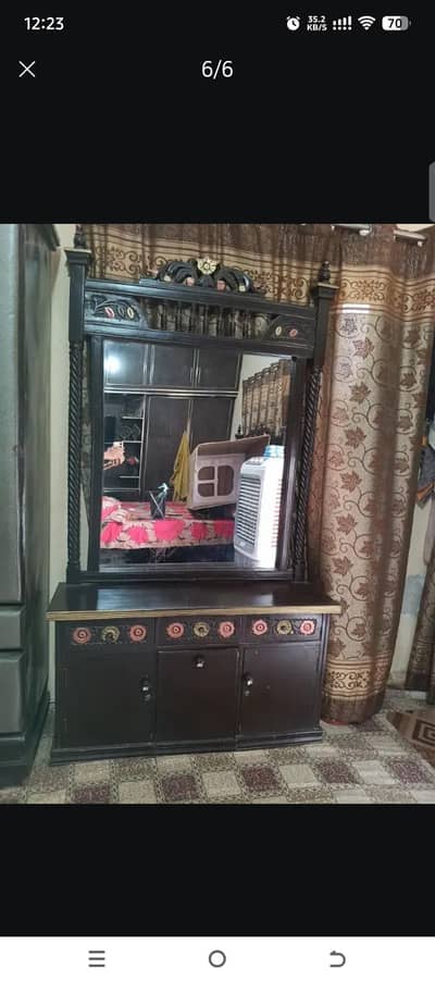 Dressing table