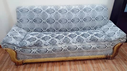Urgent Sale-5 Seater Sofa Set – Strong Wood Frame -Negotiable