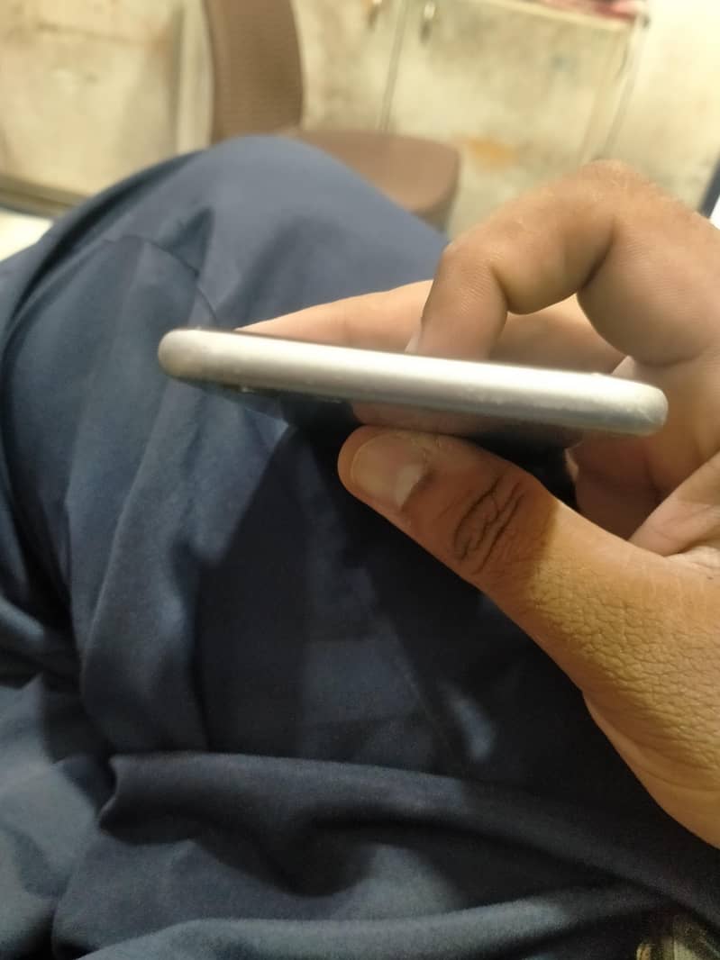 Apple iPhone 6 4