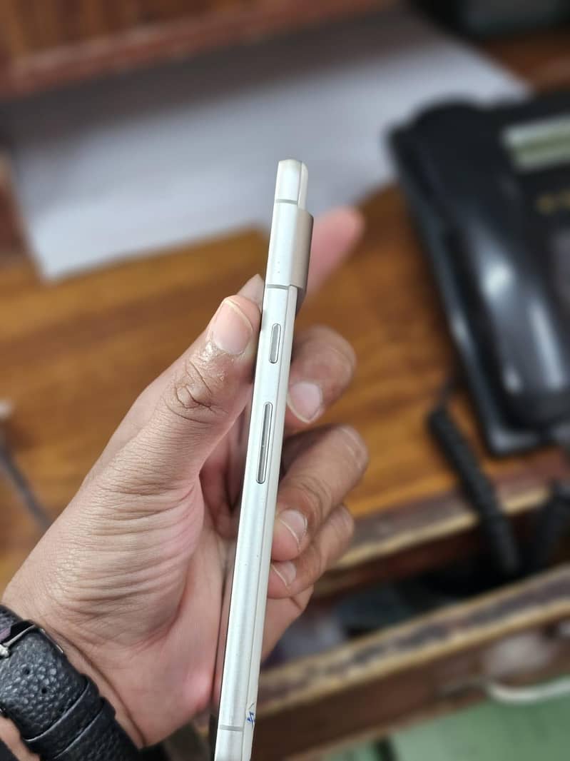 Google Pixel 7 5