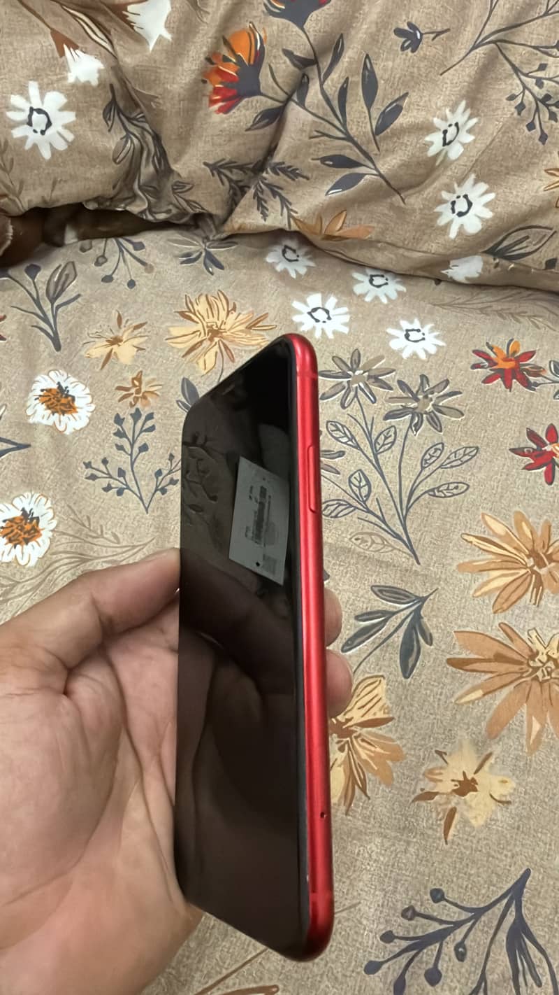 Apple iPhone 11 3