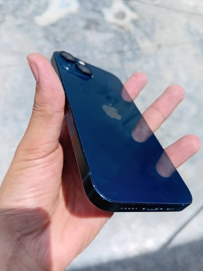 Apple iPhone 13 3