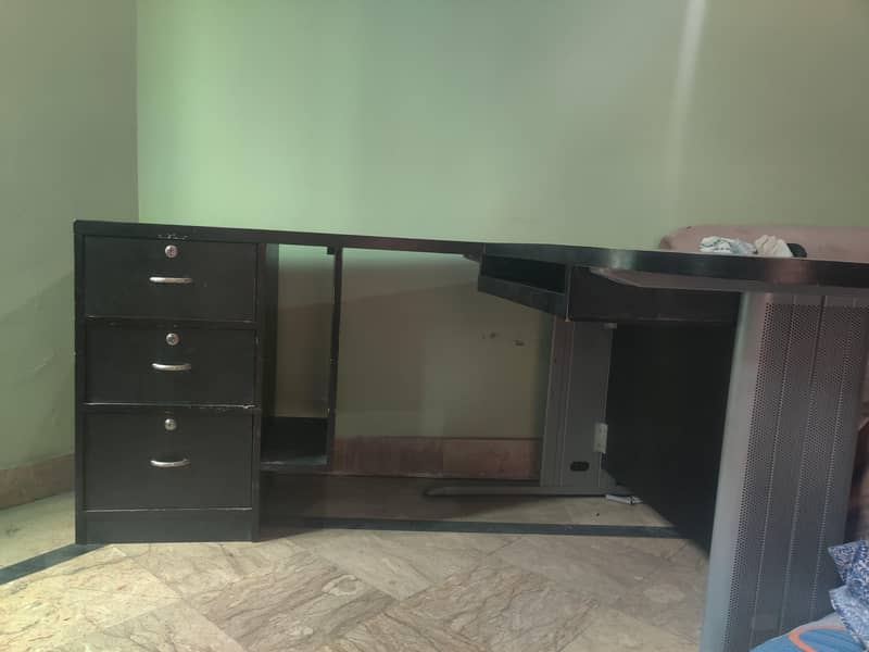 Computer Table 1
