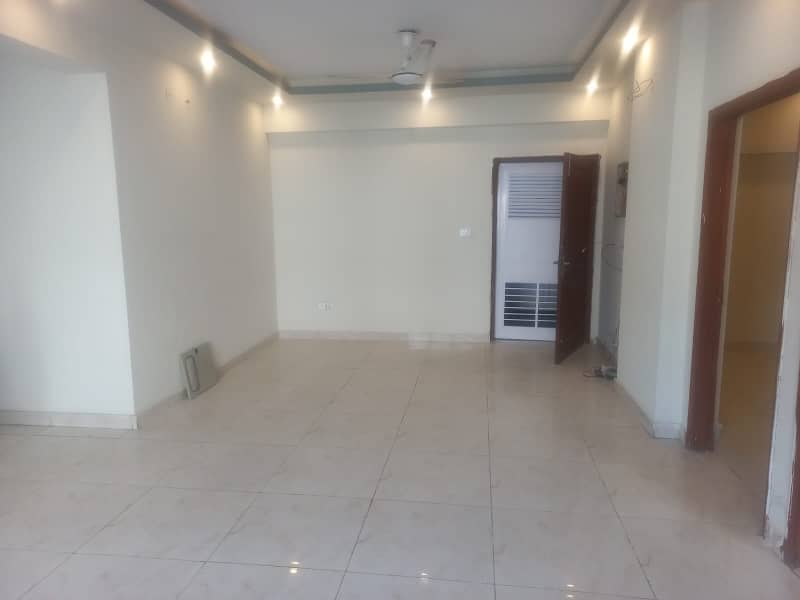 Lateef Duplex Luxuria 16