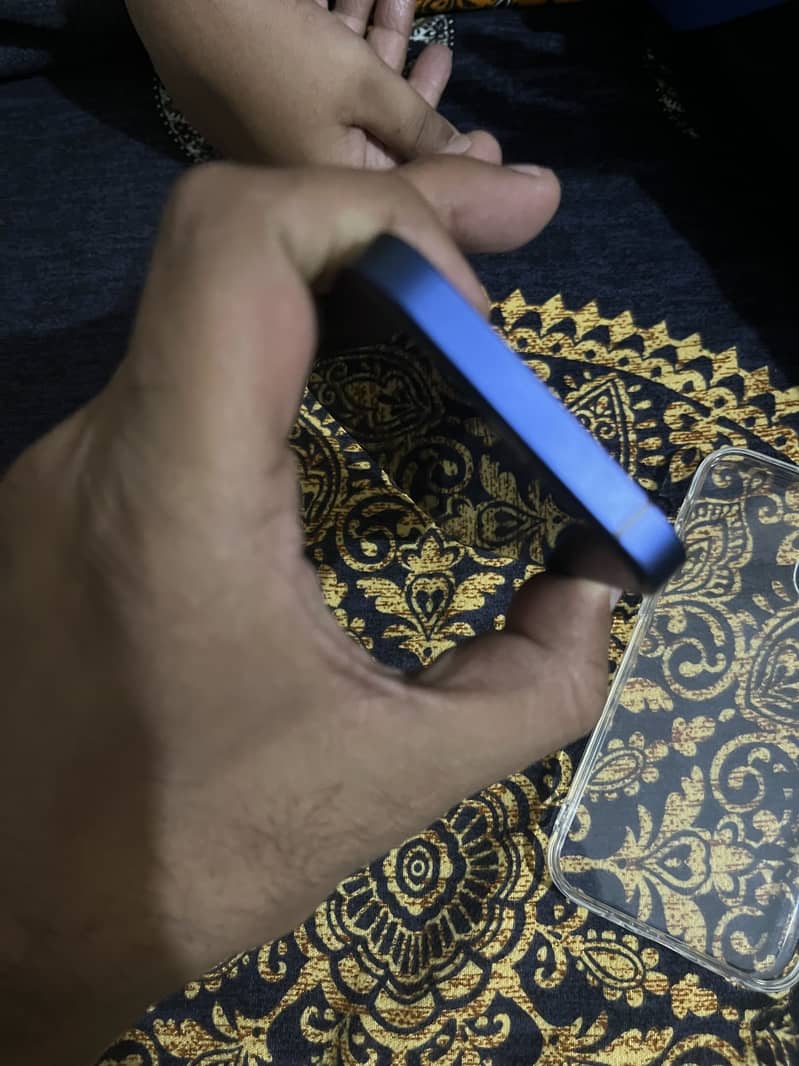 Apple iPhone 12 mini 7
