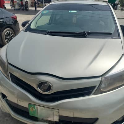 Toyota Vitz 2011/2014 in mint condition going to sale.