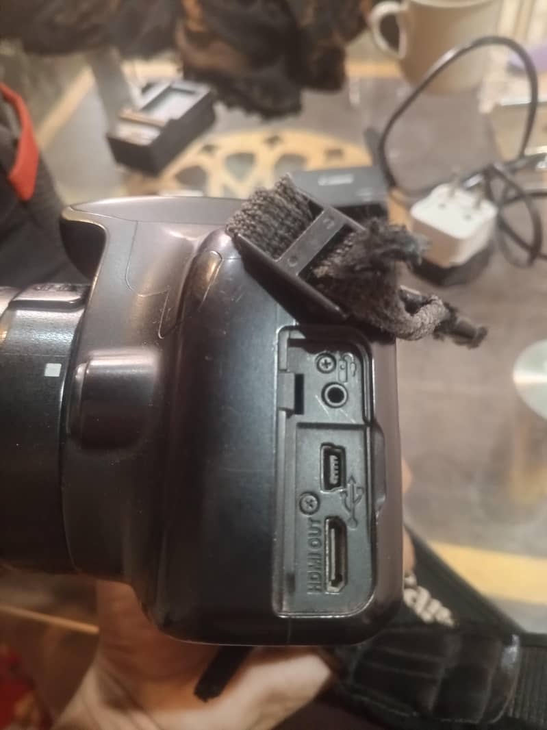 DSLR Camera 3