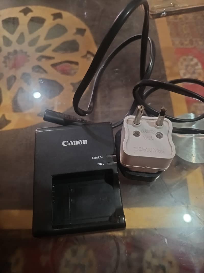 DSLR Camera 9