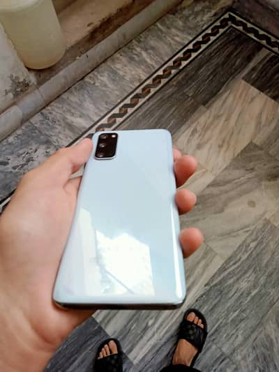 Samsung S20 10/10 condition Waterpack