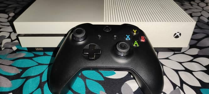 Xbox One S disc + digital 500GB 4k HDR SUPPORTED