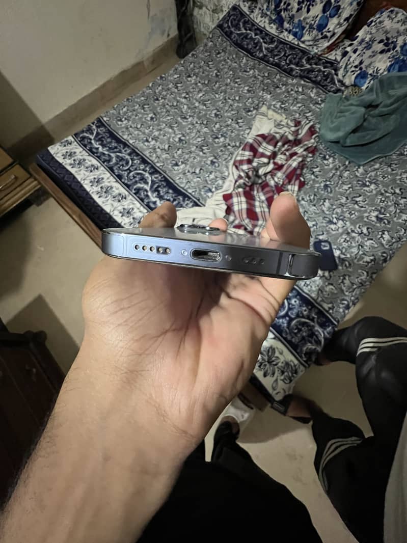 Apple iPhone 13 Pro 4