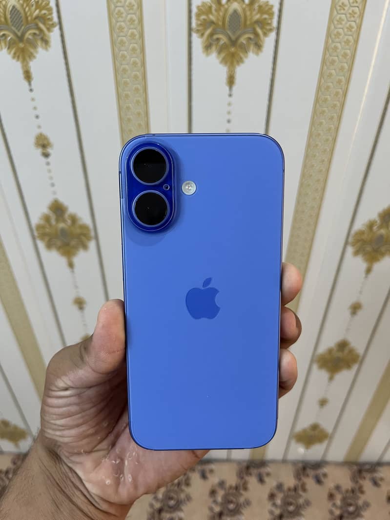 Apple iPhone 16 0