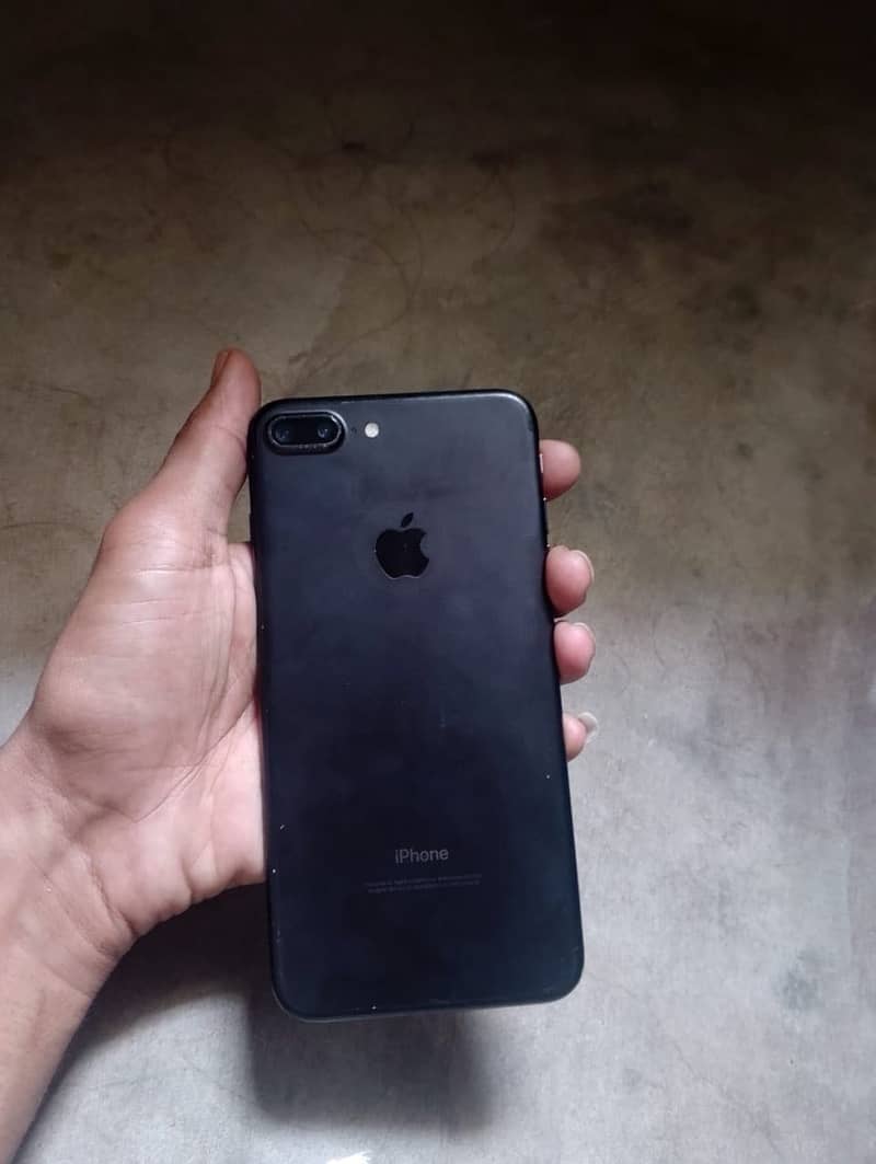 Apple iPhone 7 Plus 3
