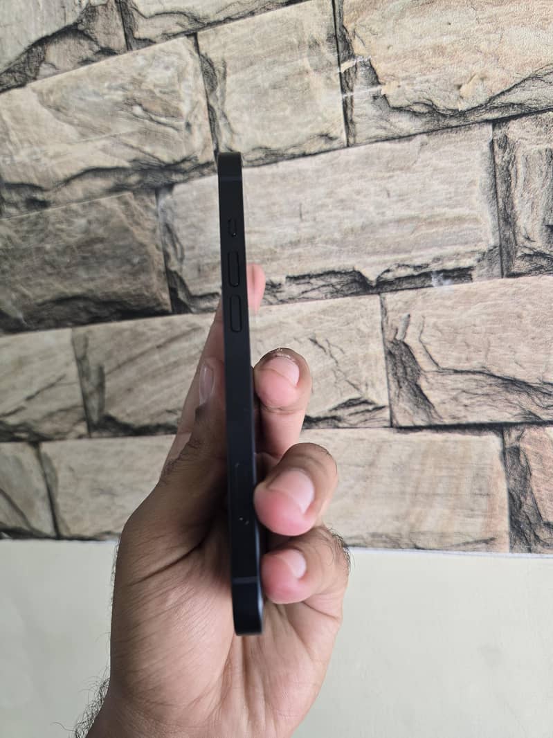 Apple iPhone 13 128gb pta approved 1