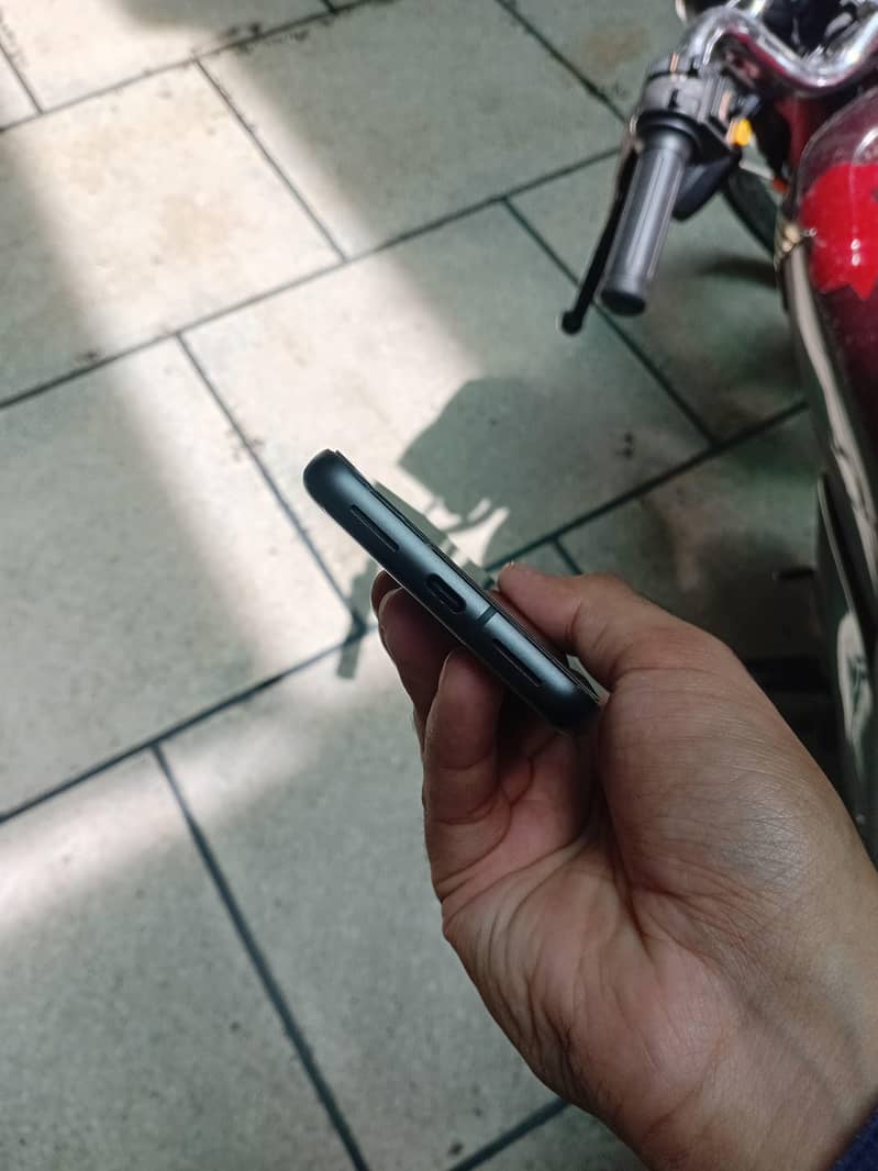 Google Pixel 8 3