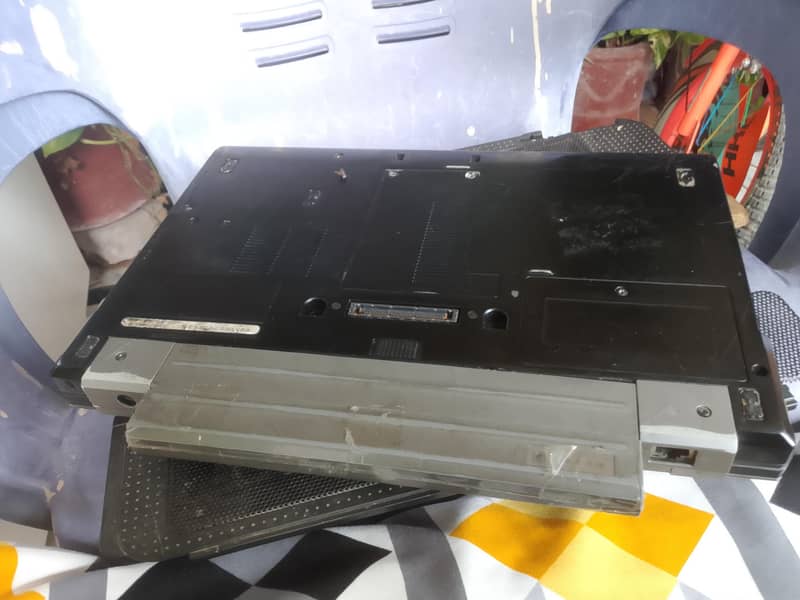 Dell Latitude E4310 3