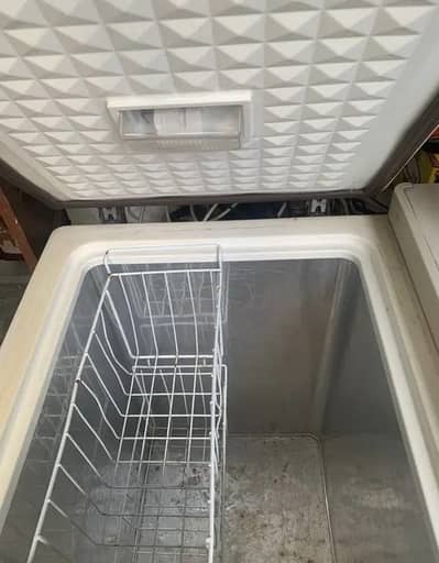 DAWLANCE 2 door deep freezer