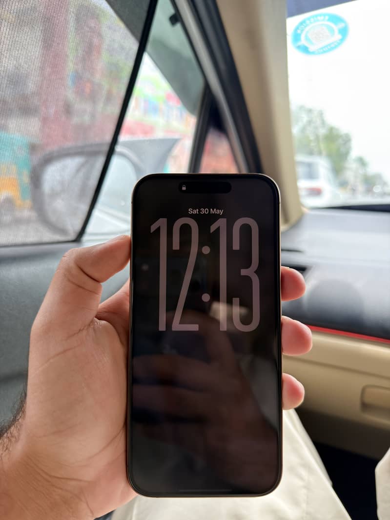 Iphone 16 pro max 9