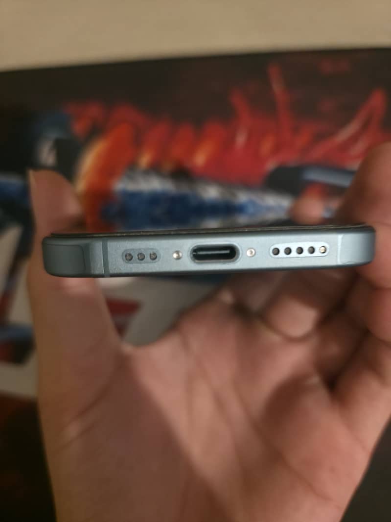 Apple iPhone 16 2