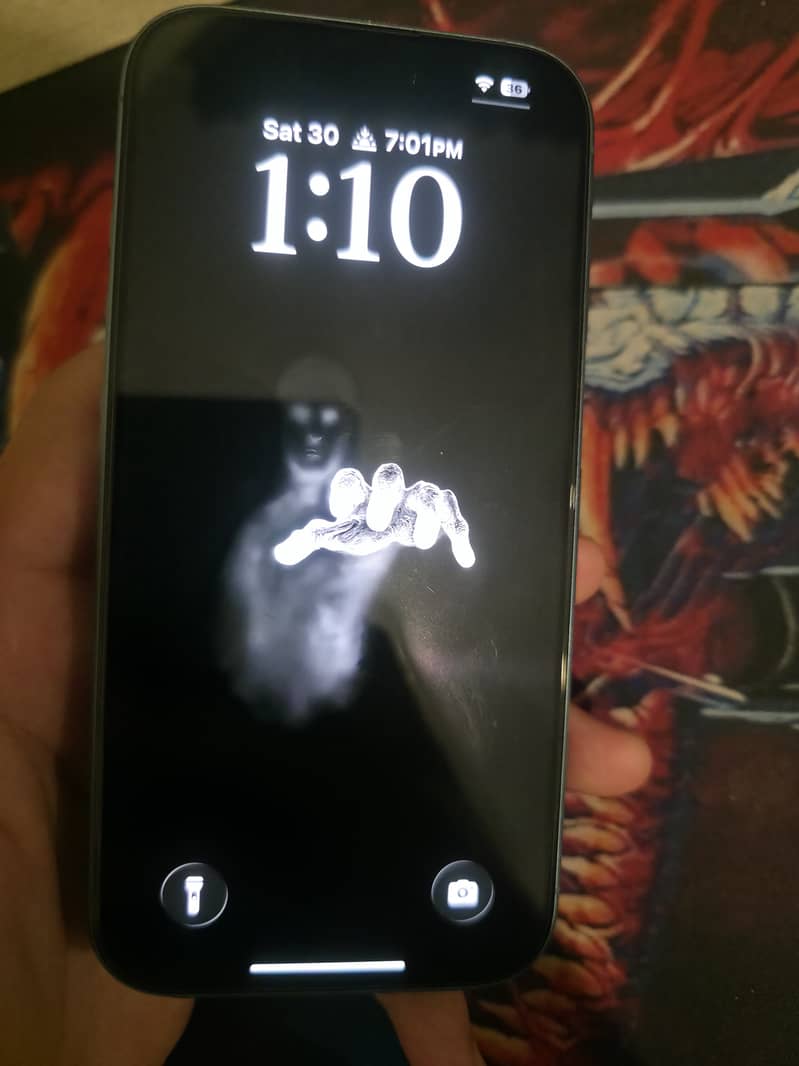 Apple iPhone 16 4